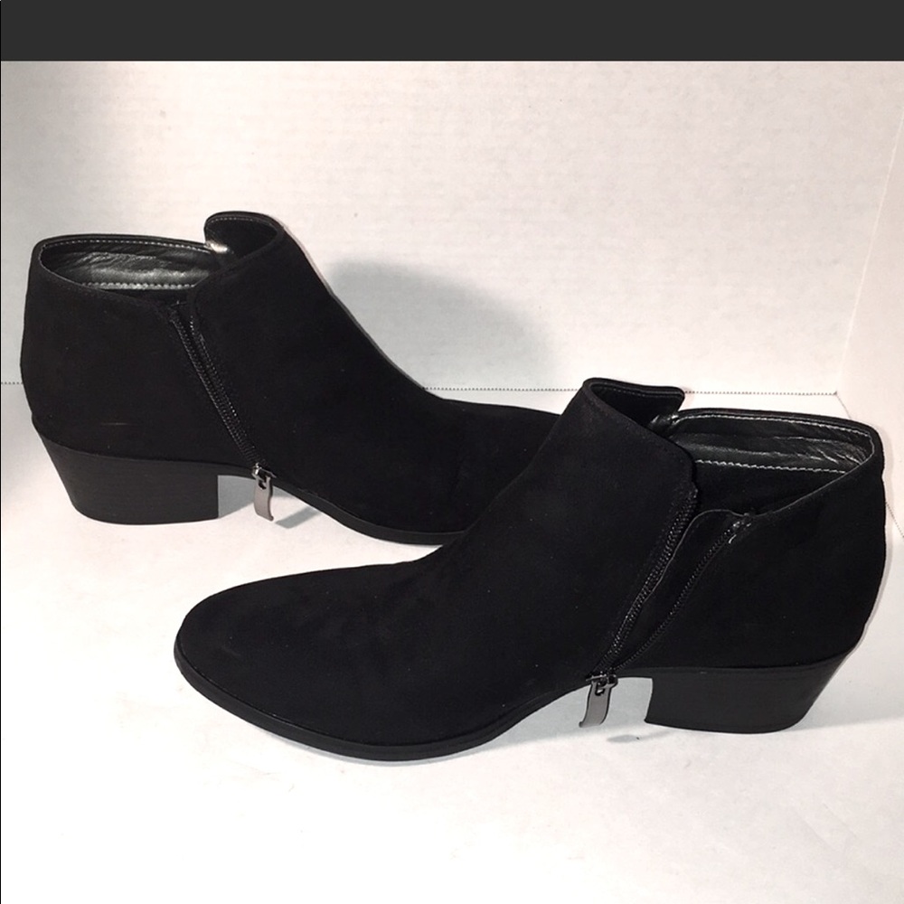 Women Boot Bundle (3 pairs) in Black and Tan/Taupe Sz 10